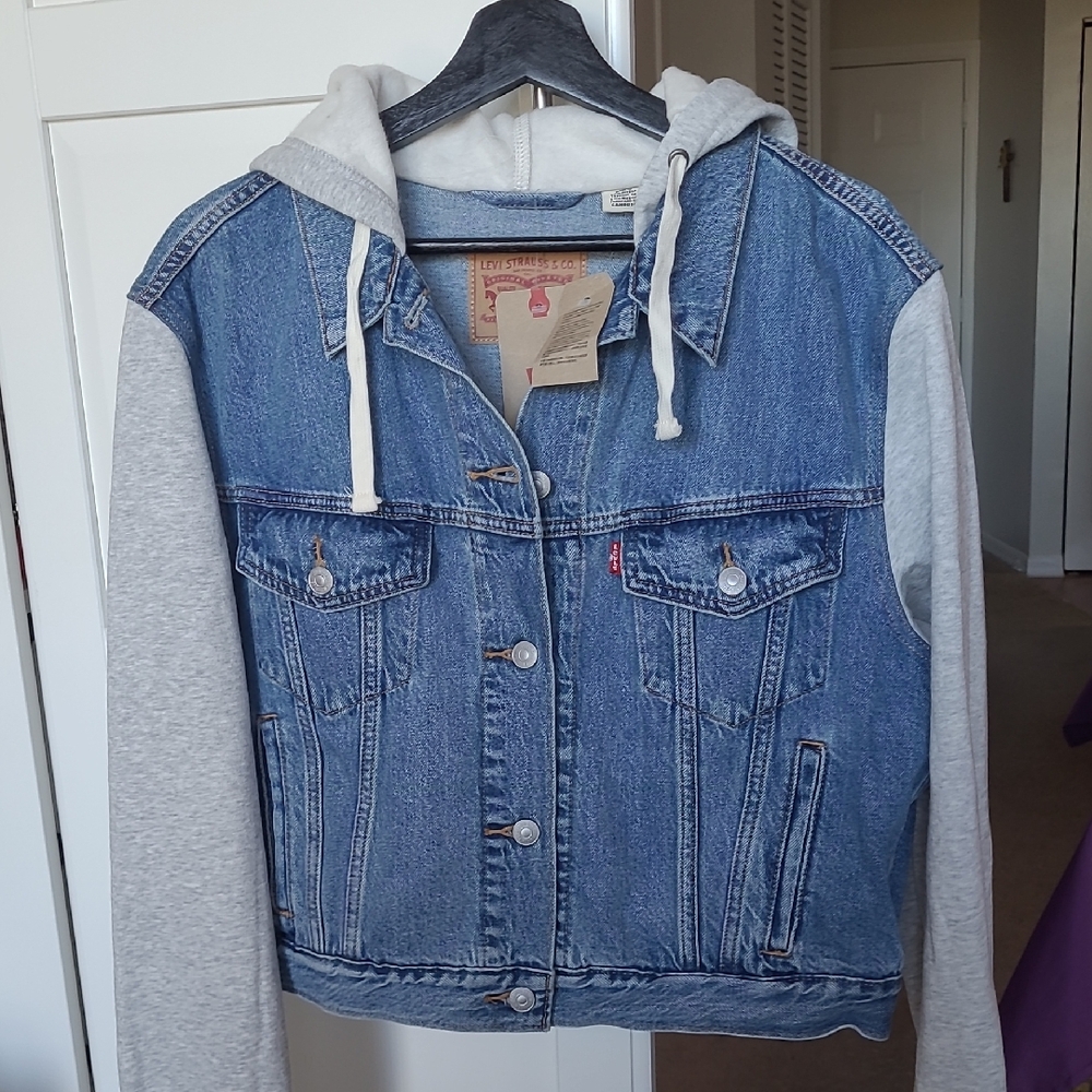 Levie's Womens Hybrid Hoodie Trucker Jean Jacket NWT Size Large.Drawstring